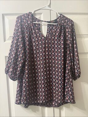 Renee C. Navy Floral Keyhole 3/4 Sleeve Blouse